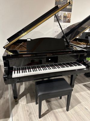 Piano à queue d'occasion YAMAHA mod G3 REFAIT, REPEINT, numé…