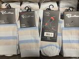 quatre paires de chaussettes blanches et bleues pour homme dans une boîte