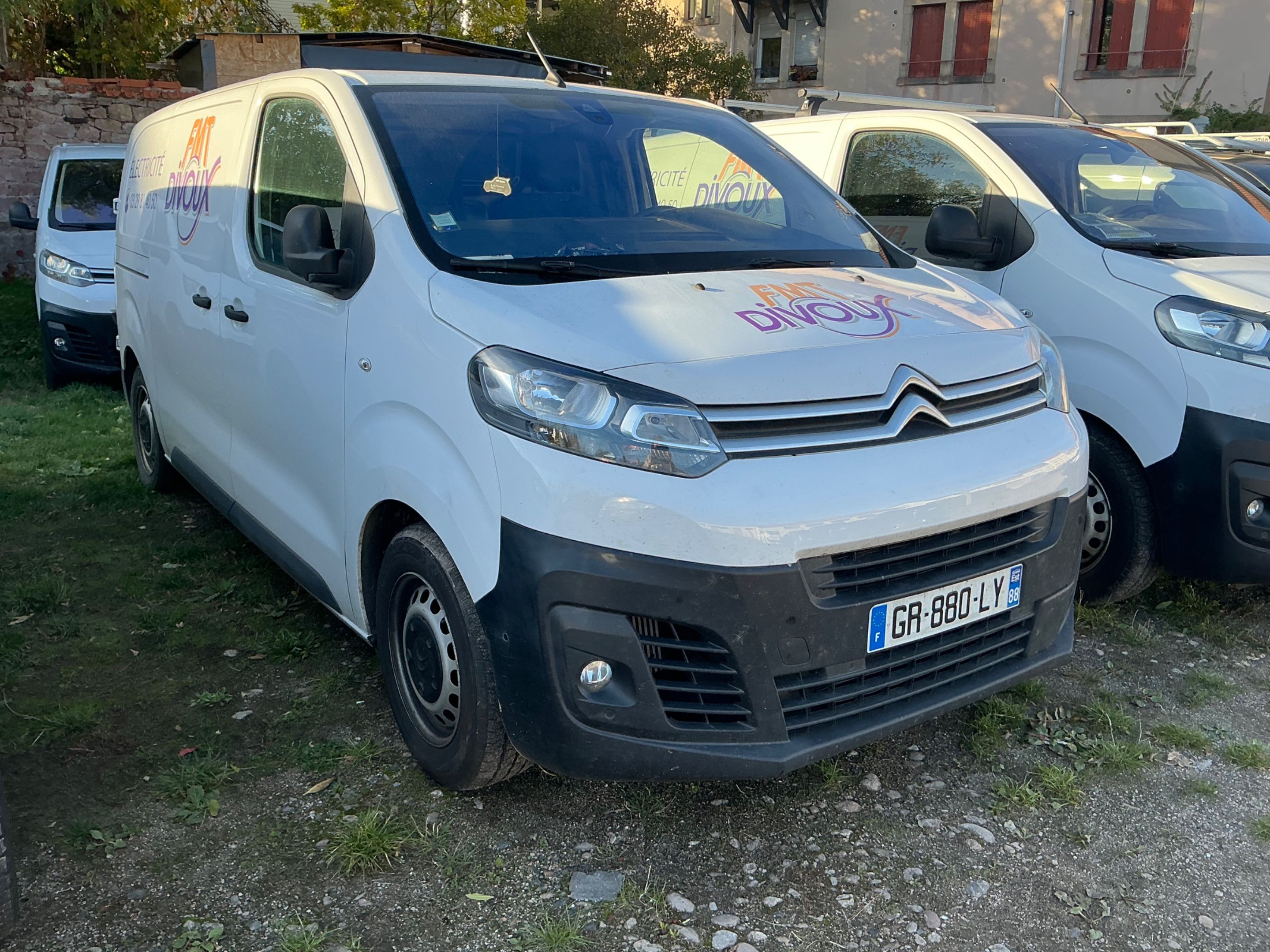 BEAU PARC AUTOMOBILE DE 50 VU OU VP - EN PREPARATION