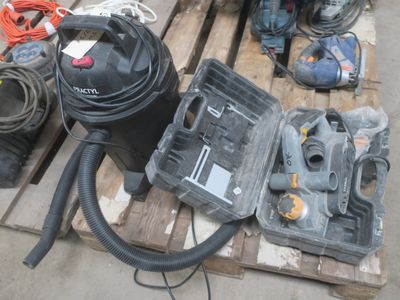 Aspirateur PRACTIL et un rabot TITAN fonctionnent, Mise à pr… - Photo 1