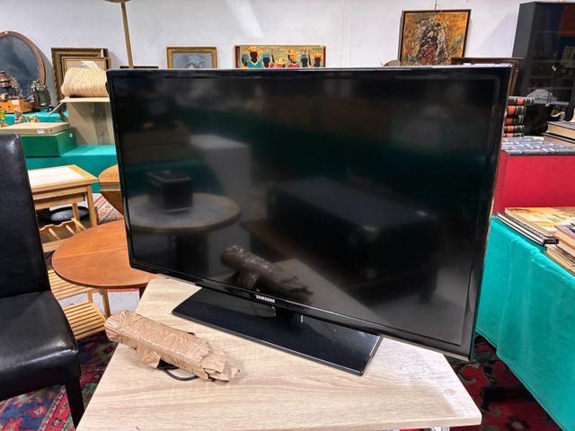 Samsung, téléviseur écran plat, 80 cm. En l'état non testé