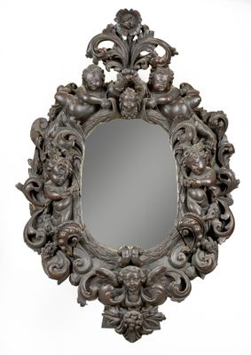 une image représentant un miroir orné d'un motif décoratif