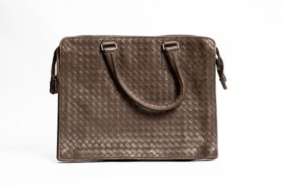 BOTTEGA VENETA Sac porte document en agneau tressé de couleu…
