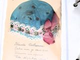 une carte sur laquelle figure l'image d'un gâteau bleu