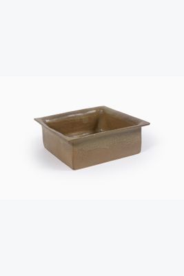 petit plat rectangulaire en céramique avec une finition émaillée marron