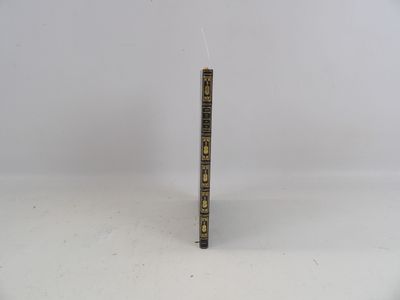 une image représentant un crayon posé sur une table