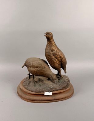 E. LIENARD, Couple de perdrix, groupe en bronze à patine dor…
