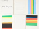 une photo d'un livre sur lequel figurent plein de couleurs différentes