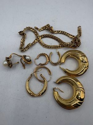 Bague en or jaune 18K — Éclat et Élégance