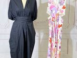 deux robes sur un mannequin sont posées devant un mur