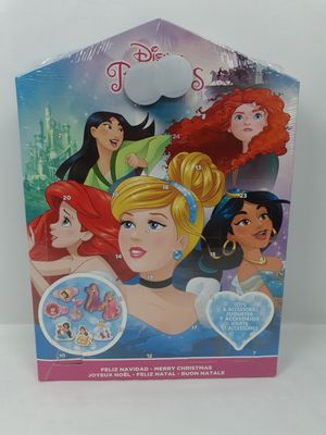 une boîte avec une image de princesses Disney à l'intérieur