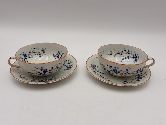 Bernardaud Limoges : deux déjeuners en porcelaine blanche à décor...