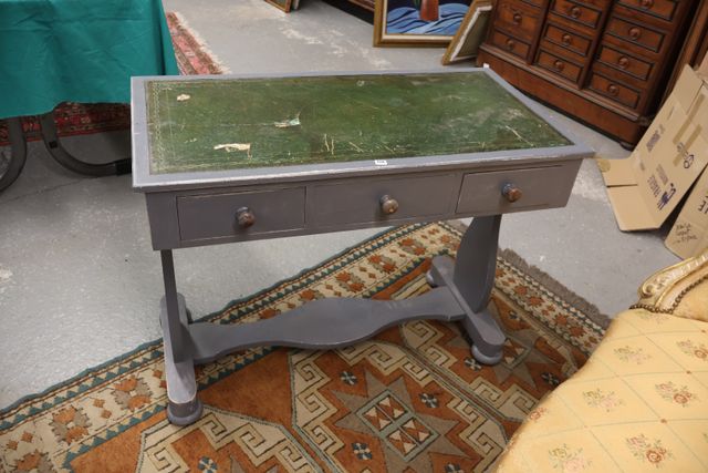 Bureau d’enfant ou console laqué gris ouvrant à deux tiroirs en c...