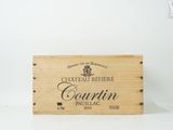 un coffret en bois contenant une bouteille de vin