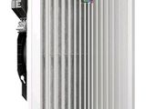 un gros plan sur un ventilateur d'extraction de salle de bains fixé à un mur blanc