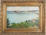 une peinture à l'huile représentant une vue sur une baie et un village