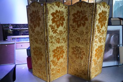 Elégant paravent à 4 panneaux, garni de velours jaune à déco…