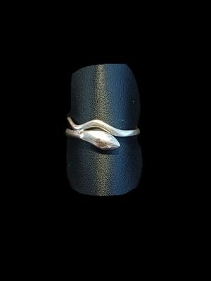 Bague en or gris 18k (AC) de forme serpent. - Photo 1