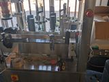 l'image d'une machine installée dans une pièce
