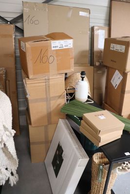 lot de meubles : housse banquettes, tête de lits, console mé…
