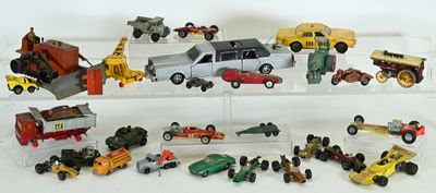 Ensemble d'environ 25 véhicules au 1/43ème et échelles diverses, sur d - Photo 1