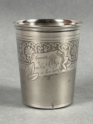 Henri HAGE, orfèvre à Paris. Timbale droite en argent (950/0…