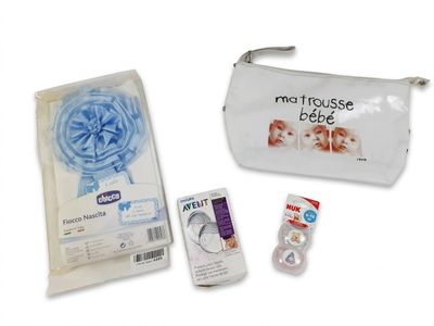 Lot de 4 - CHICCO PHILIPS AVENT NUK - Cet ensemble regroupe …