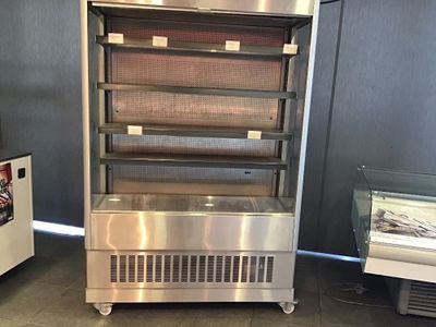 Vitrine réfrigérée fonctionnelle EUROFRED 132x65xH 203 cm.