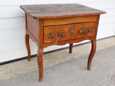 Petite table en chêne ouvrant à un tiroir en ceinture, plate… - Photo 1