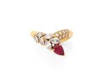 une bague en diamant et rubis, signée Van Cleef
