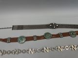 trois bracelets différents et un bracelet à chaîne