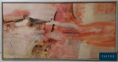 un tableau sur le mur d'une pièce avec un tableau sur le mur