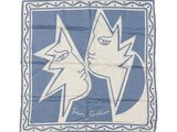une image représentant une écharpe bleue et blanche sur laquelle figurent deux visages