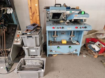 a room with a bunch of different machines in it