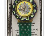 montre en plastique verte avec un cadran jaune et un bracelet vert