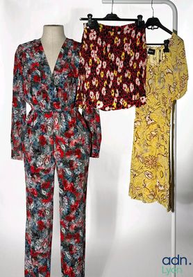 Lot de vêtements pour femmes contenant deux robes et une jup…