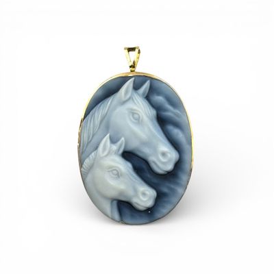 Broche ovale en or jaune (750) retenant un camée sur pierre … - Photo 1