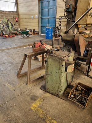 Cisaille d'atelier RC type D + tronçonneuse à métaux ** Retr… - Photo 1