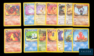 Les cartes Pokémon sont alignées et prêtes à être jouées.