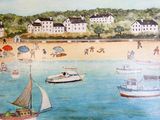 un tableau représentant une scène de plage avec des bateaux dans l'eau