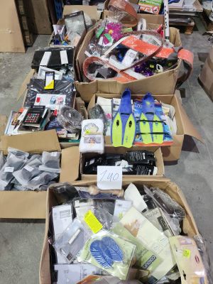 Lot de marchandises diverses – accessoires, fournitures et a…