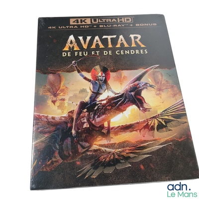 une image représentant un livre sur lequel figure l'image d'un homme chevauchant un dragon