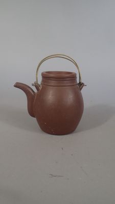 CHINE. Théière en grès de Yxing, marque sur le couvercle et … - Photo 1