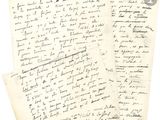 gros plan d'une feuille de papier sur laquelle on peut lire une écriture manuscrite