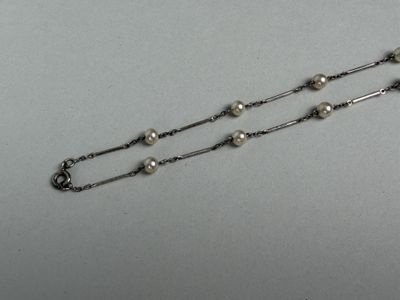 Collier en argent 800/1000e à mailles bâtons et perles fanta…