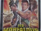 L'affiche du film « Les Morphaous » est accrochée au mur.
