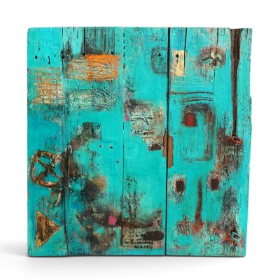 un gros plan d'une vieille porte bleue rouillée