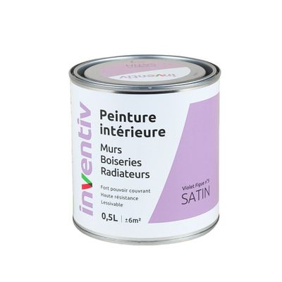 gros plan d'un pot de peinture sur fond blanc