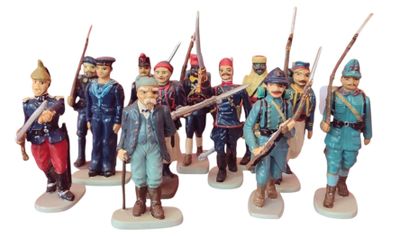 de nombreuses figurines représentant des hommes en uniforme militaire