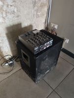 3 enceintes IBIZA SOUND ; 1 pied (se trouvant à l'étage)